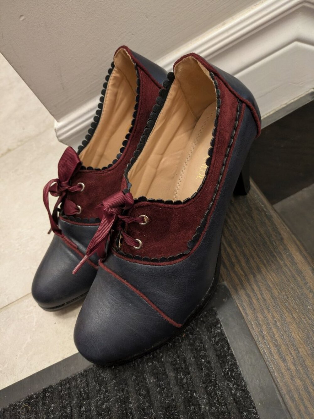 Chase + Chloe Navy and Wine Retro Ribbon Lace Heels (10)